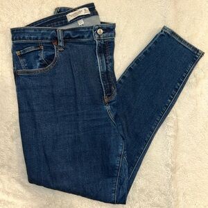Abercrombie & Fitch - Size 32/14 Jeans